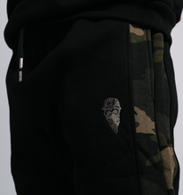 Lade das Bild in den Galerie-Viewer, Camo Jogger GOML
