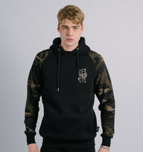 Lade das Bild in den Galerie-Viewer, Camo Raglan Hoodie
